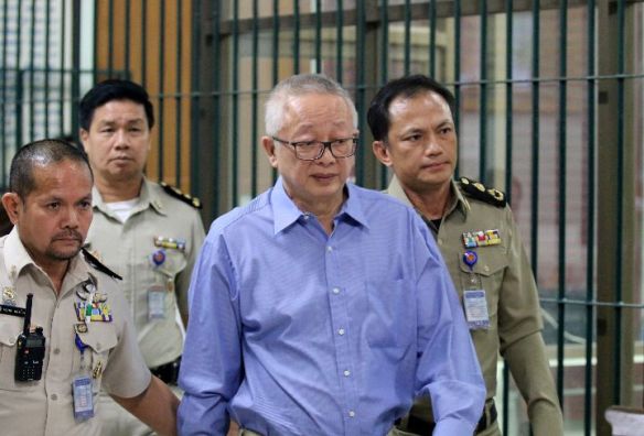 7e6025b72bc4c1b2e6f81451d33d1bf3