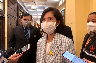 ตรีนุช เทียนทอง