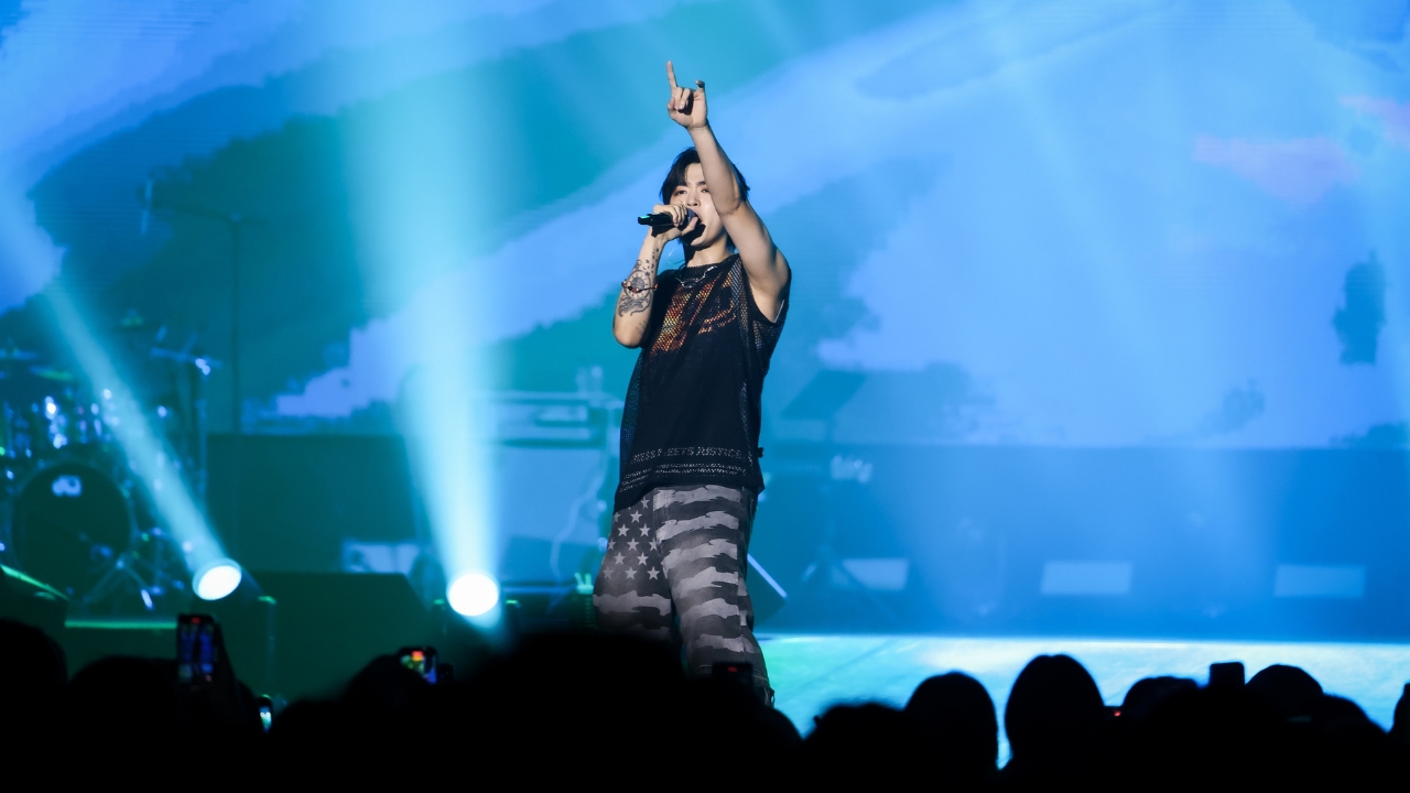 สมมงศิลปินคุณภาพ! “JUNNY” โชว์จัดเต็ม เหล่าจุนนิเวิร์สสุดประทับใจ