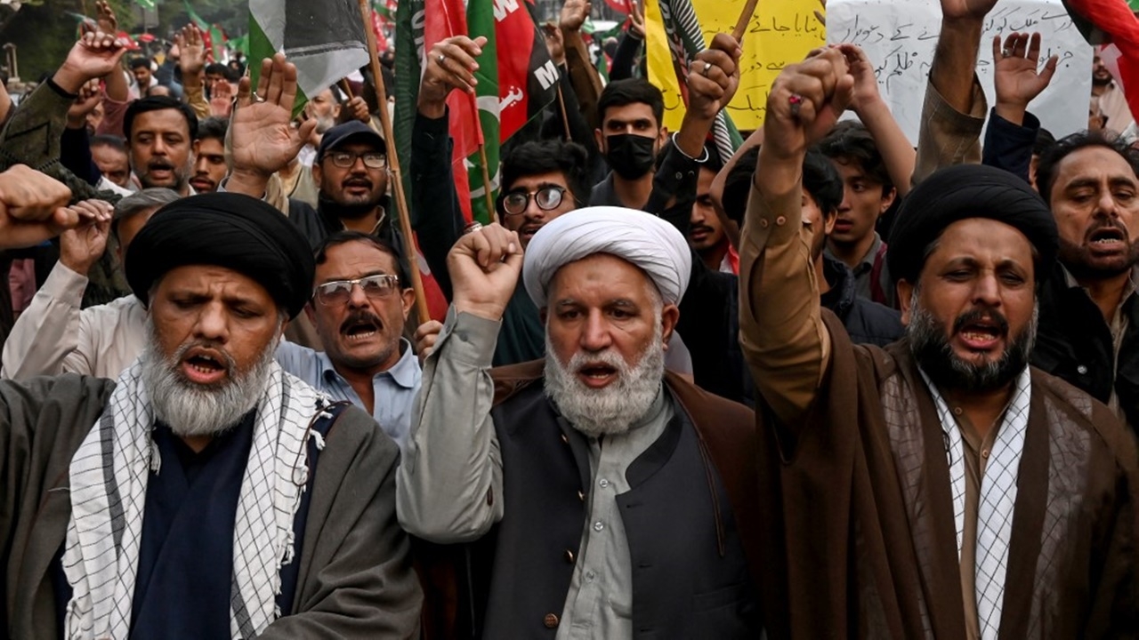 กลุ่มศาสนาต่างนิกายในปากีสถานปะทะกันอีก ดับพุ่ง 130 ศพแล้ว