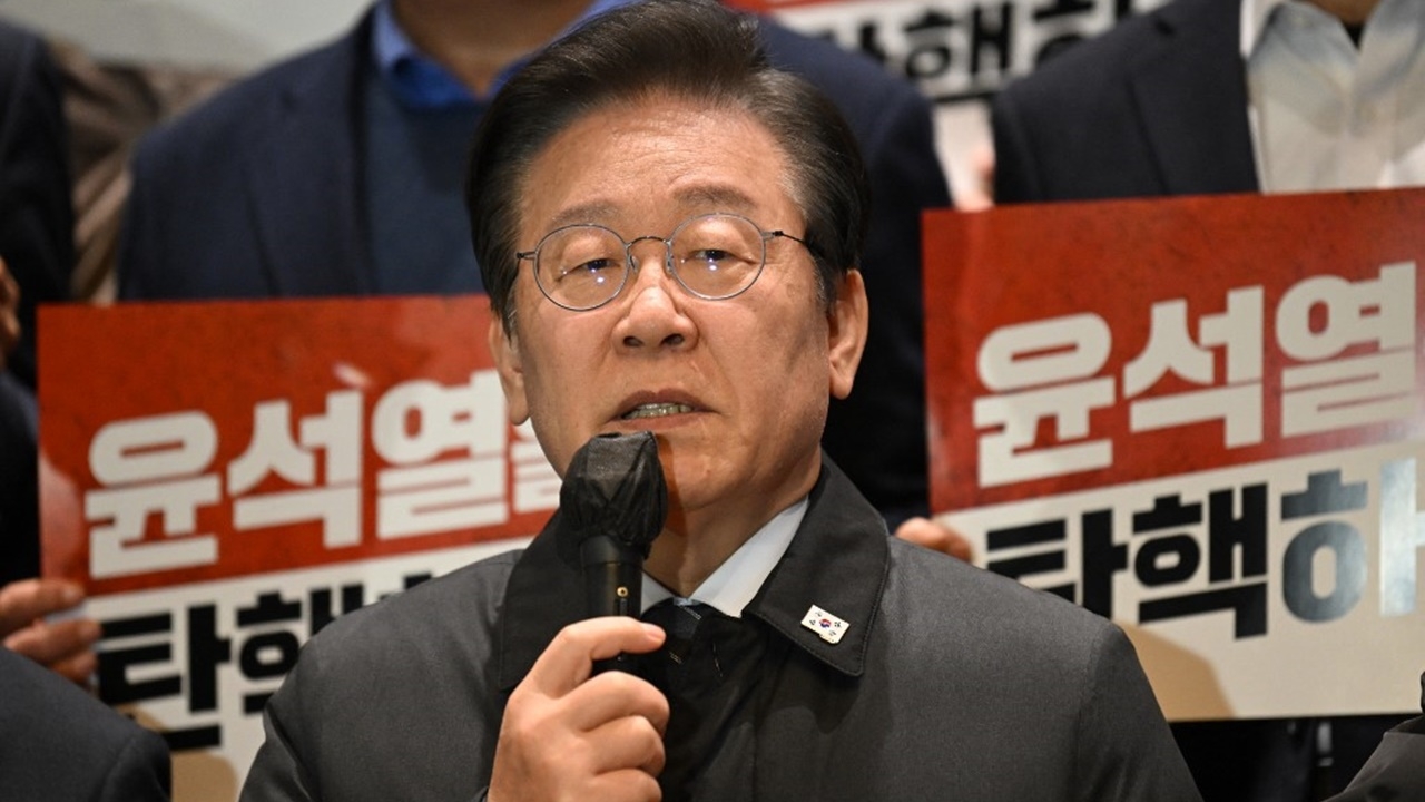 ฝ่ายค้านเกาหลีใต้ลั่น จะยื่นถอดถอน ปธน.อีกรอบ หลังโหวตไม่สำเร็จ