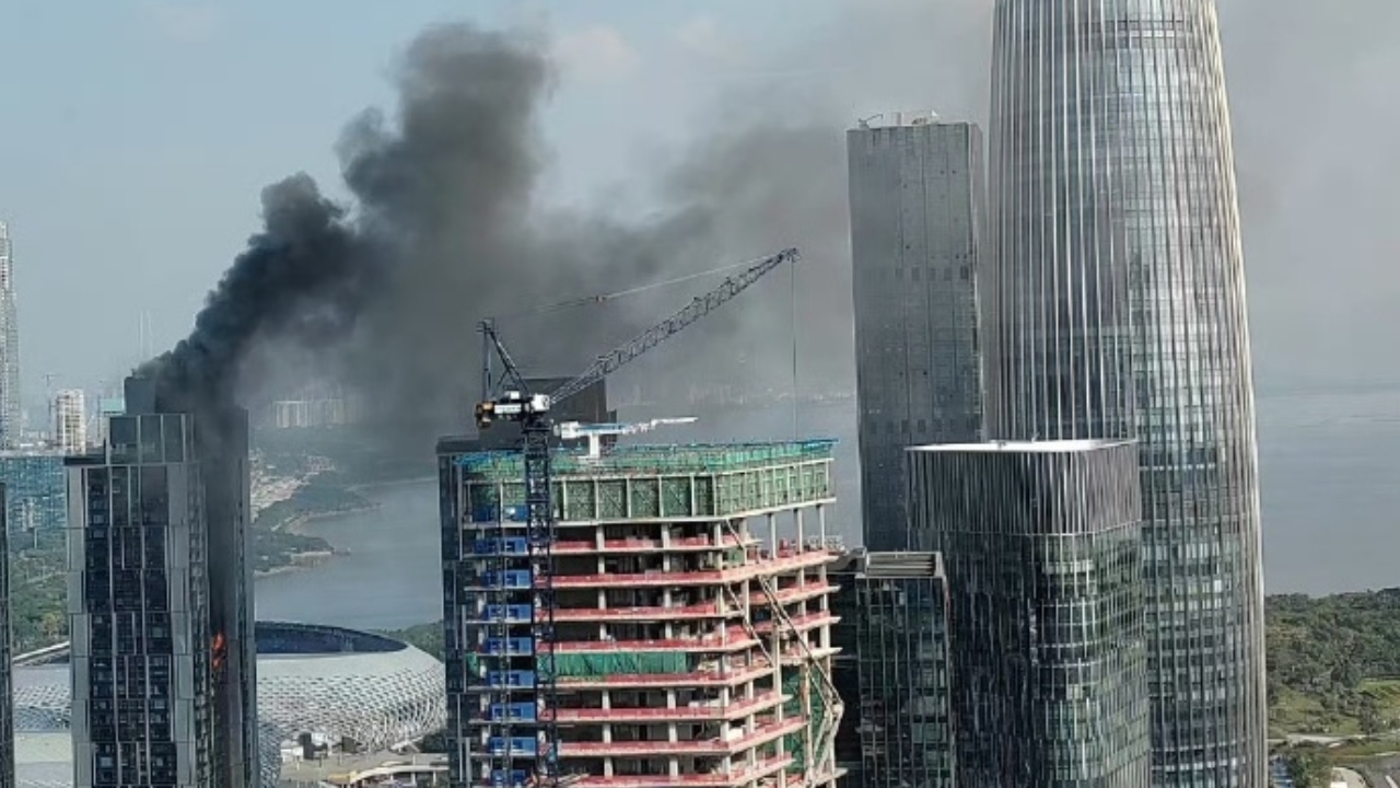 จีนเร่งสอบเหตุระเบิดรุนแรงที่ ชั้น 27 ของอาคารที่พักอาศัยในเมืองเซินเจิ้น (คลิป)